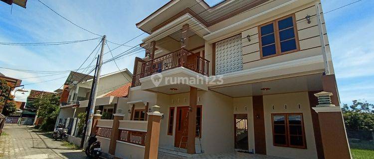 Dekat Pasar Kota Gede, Dijual Murah Rumah Mewah Type 200 158 M2 1