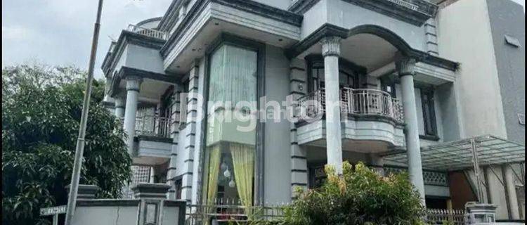 Rumah mewah siap huni di Komplek Cemara Asri. Medan my 1