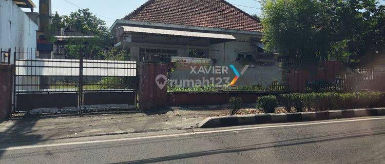 Rumah Lawas bisa untuk buka kafe atau kantor di jalan besar Banjarsari 1