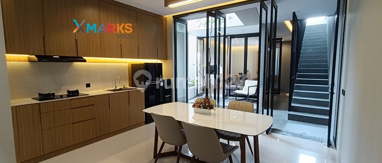 New Fresh Design House for Sale / Rent Modern House Near Pakuwon Mall Solo Baru 1