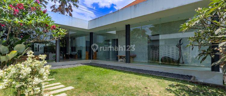 Modern Contemporary Villa In Gianyar Near Beach 25 Years Lease 1