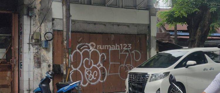 Disewakan Ruko Strategis Area Komersial di Jalan Waspada Surabaya 1