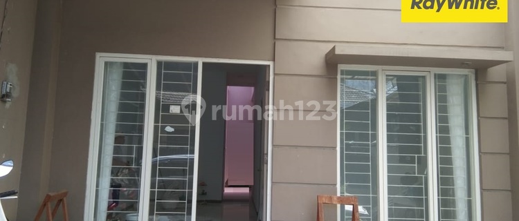 For Rent: House in Simpang Darmo Permai Selatan, Surabaya 1