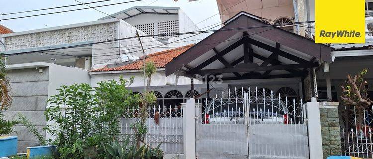 Disewakan Rumah 2 Lantai di Jl Baratajaya Gubeng Surabaya 1