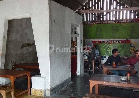 Rumah Usaha Kuliner
Letak Dekat Kampus UDINUS
Parkir Luas 1