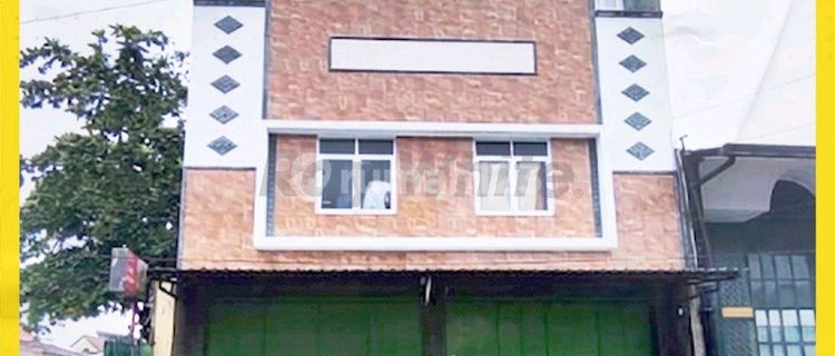 2-Story Shop House for Rent in Solo City, High Traffic, Suitable for Food Business 1