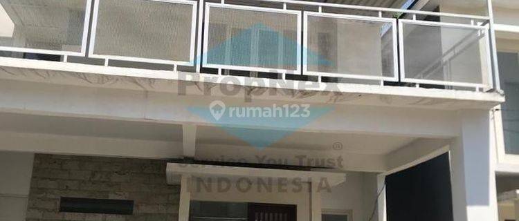 Rumah Balkon Pink Diamond 2 lantai waru juanda 1