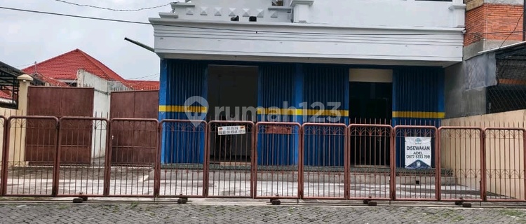 Shop House Area in the Center of Probolinggo City 1