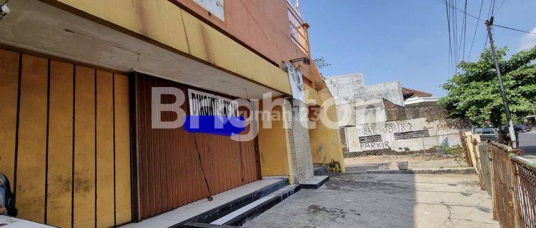 RUANG USAHA TENGAH KOTA, EX RUMAH MAKAN TERKENAL DI SOLO! LAHAN PARKIR BISA 15 MOBIL!!! MANTAP SIAP PAKAI 1