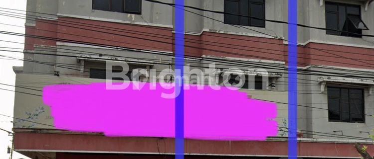 SHOPHOUSE NO. 2 READY TO USE!!! PREMIUM LOCATION NEAR MALL IN SOLOBARU, FLOOD-FREE, WITH PARKING SPACE!! LAND DIMENSION 5M, 3 FLOORS NEAR THE MARKET!! 1