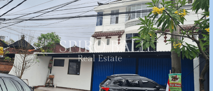 Dijual Cepat Rumah Cantik Area Tourist 3 Lantai di Kuta 1