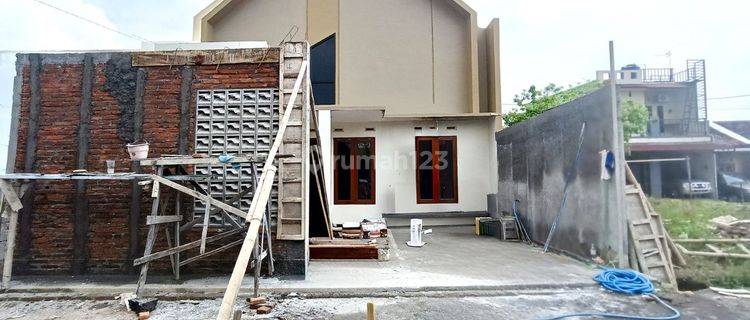 Rumah Modern Pesan Bangun 1 Dan 2 Lantai Cluster Dekat Superindo 1