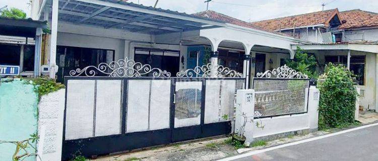 Rumah Hitung TANAH di Mangkubumen tengah kota Solo 1