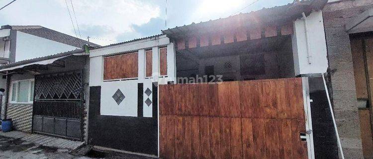 RUMAH MINIMALIS BAGUS SHM SIAP HUNI di Perum Waru 1