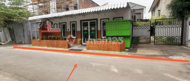 Large House &amp; Coffee Shop on Cemani Grogol Main Road, Good Investment 1