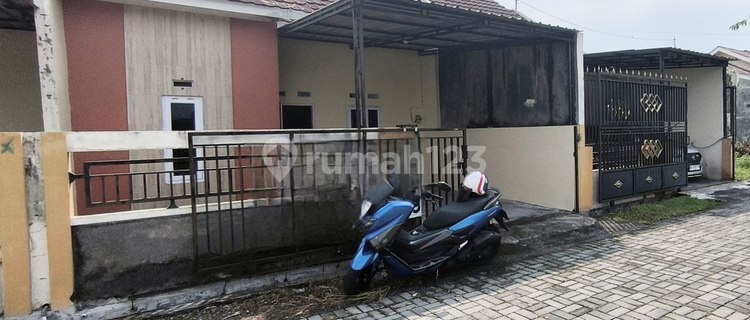 Rumah Cantik Sertifikat Ready Murah Di Wates 1