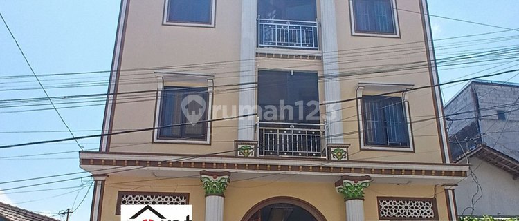 Strategic Executive Boarding House Near UNS Campus in Surakarta 1