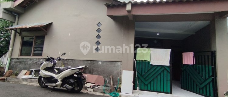 Rumah Second dekat Kampus Universitas Negeri Ternama di Solo 1