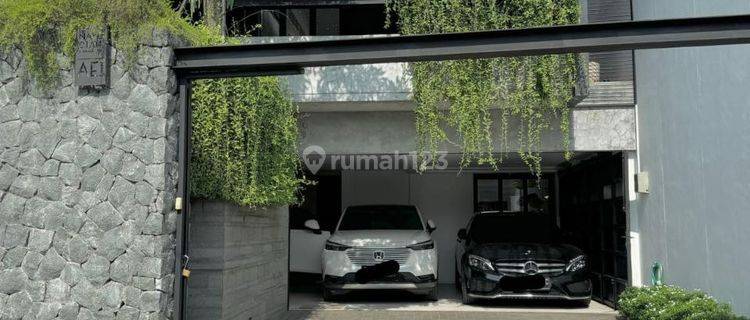 Rumah Modern Tropical Minimalis Ada Private Pool  1