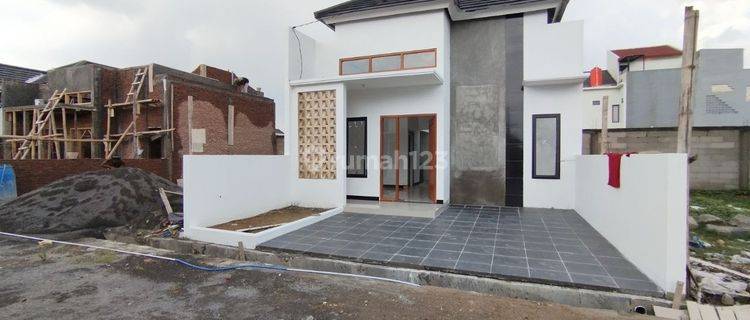 Rumah Modern Lingkungan Cluster Indent Di Waru 1