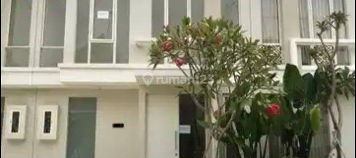 Disewakan Rumah 2 Lantai Grand Pakuwon Tandes Surabaya 1