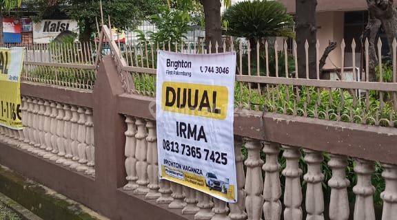 Rumah Satu Lantai Di Tepi Jalan Raya Halaman Luas Pusat Kota 1