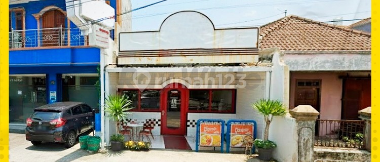 House on Jl Agus Salim Laweyan suitable for Business and Office. 1