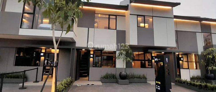 RUMAH 2 LANTAI AREA BISNIS PARK SERPONG STRATEGIS GADING SERPONG 1