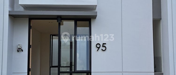 FOR RENT: 2-STORY HOUSE, VERY COMFORTABLE, STRATEGIC LOCATION, ONLY 1 MINUTE TO KARAWACI TOLL ROAD 1