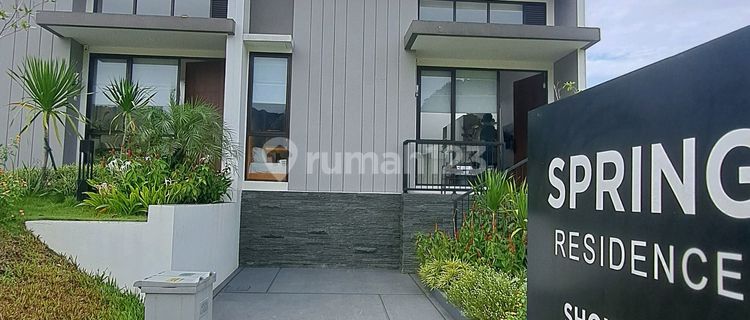 1-Story House with Mountain View. Strategic Location Only 10 Minutes to Sentul City Toll Road. House with SHM - Certificate of Ownership. 1