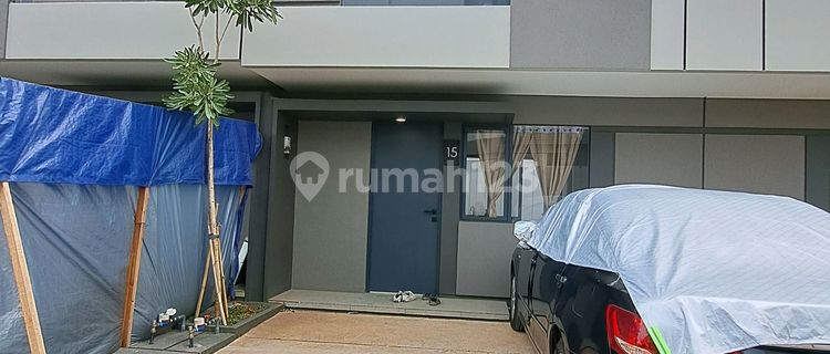 For Rent: 2-Story Empty House, 3 Bedrooms, Strategic Location Just 5 Minutes to UMN University, SMS Gading Serpong. 1