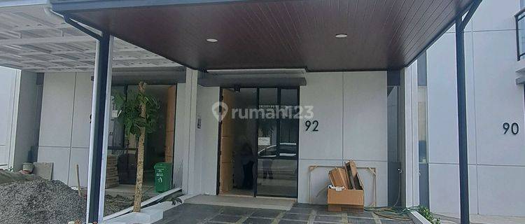 Disewakan Rumah 2 Lantai Fullfurnished 2 Kamar Tidur Cendana Essence Lokasi Strategis 5 Menit Dari Kampus Uph Karawaci Tangerang 1