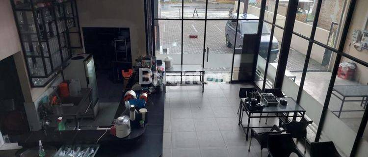 Cafe beserta isinya lokasi strategis jalan lintas kota Binjai 1