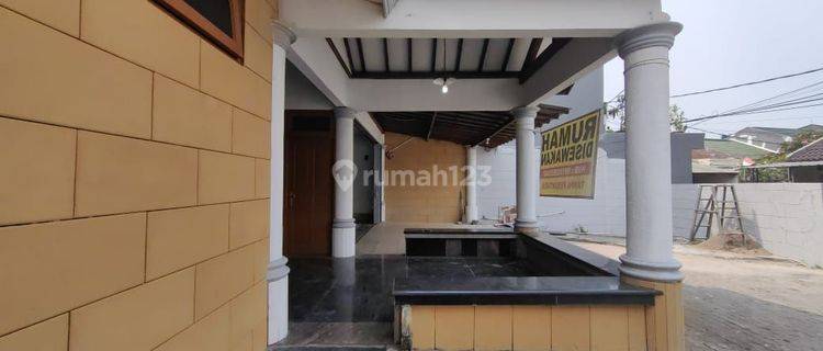 RUMAH di SEWAKAN kresek uk 10x15 Luas cocok untuk kantor atau usaha online  1