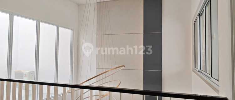 Riviera Metland Puri House, 120M2 Land, Price 115Million/Year, West Jakarta 1