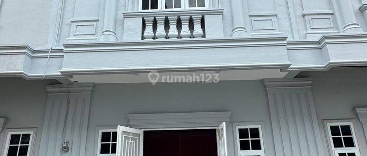 Dijual Rumah Townhouse Cantik Siap Huni Komplek Mados Royal Suite 1