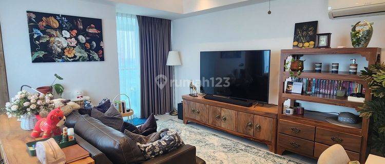 Dijual Apartemen Manhattan Semi Furnished 1