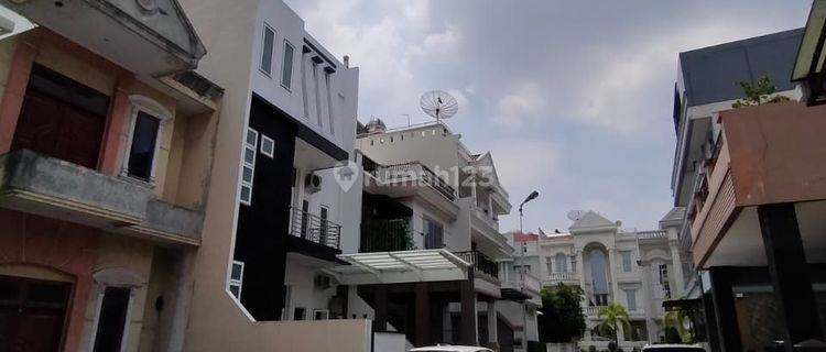 Dijual villa mewah di inti kota Amir Hamzah komplek taman anggrek SHM siap huni fully furnish  1