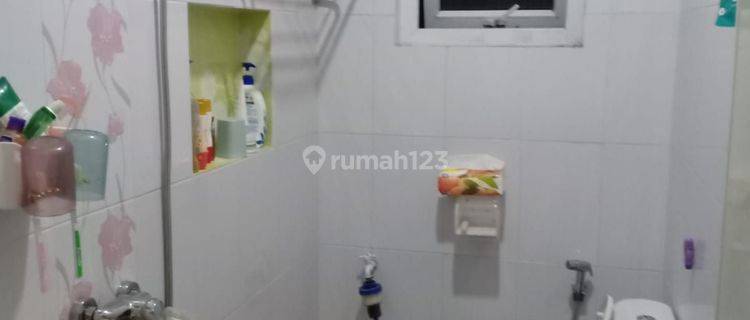 Dijual Rumah 2.5lantai siap huni SHM di Jl m Basir 
Pasar lima Marelan 1