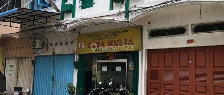 Di Jual Rumh Di Jalan Besar Yos Sudarso 1