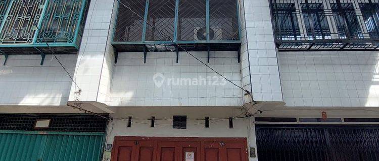 Di Jual Rumah Di Komplek Mandala Permai 1