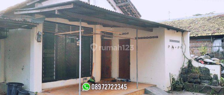 Rumah Dekat Alun Alun Ponorogo Kota 1