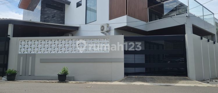 Rumah di sewakan bagus baru renovasi di kelapa Gading Murah  1