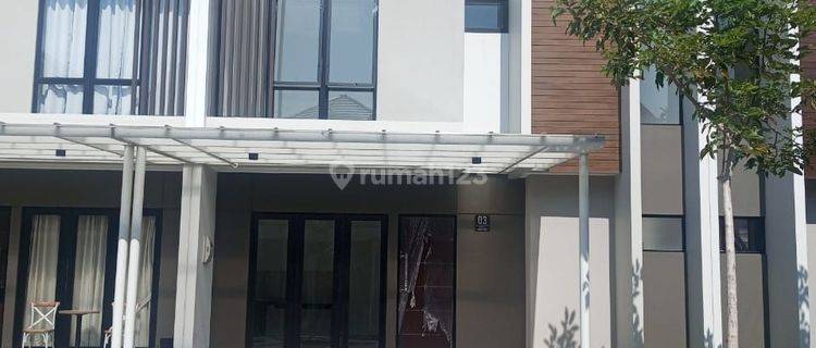 Disewakan murah Rumah PIK 8x12,5 4BR cluster eksklusif 1