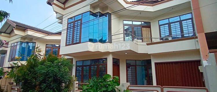 Rumah di Bukit tanjung 2 Lantai Bagus Furnished 5 Langkah ke Undip tinggal bawa koper 1