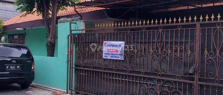 Rumah minimalis dengan harga super ekonomis di Kebon baru 1