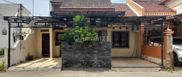 Rumah 2 Carport Berkanopi di Dalam Perumahan Jombang Kota 1