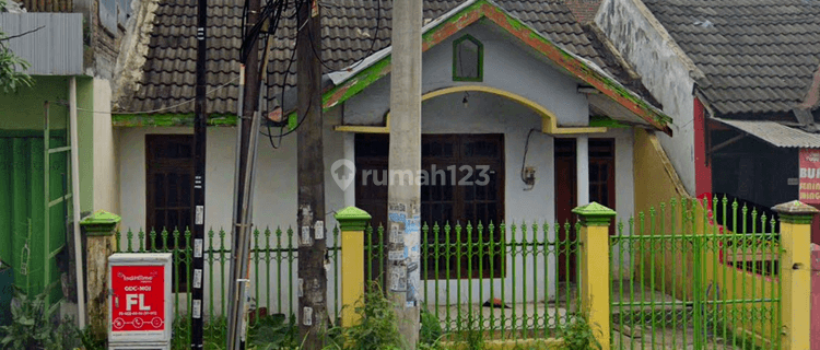 Rumah di Samping Jalan Mojoagung, Jombang 1