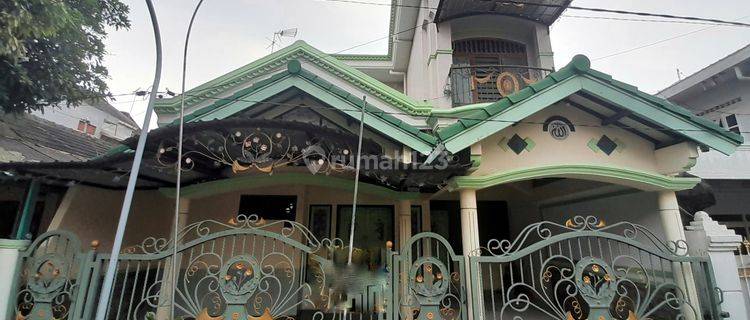 Hunian Nyaman Rumah 2 Lantai di Jombang Permai 1