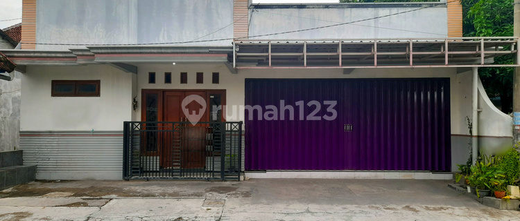 Rumah dengan Konsep Nyaman dan Asri di Kepanjen, Jombang 1